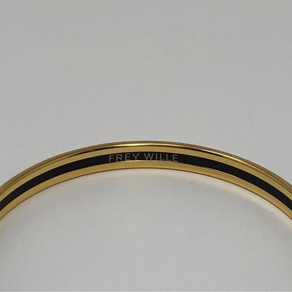 Frey Wille 14k Yellow Gold Bordered Bangle Ulta Magic Sphinx Bangle - Picture 7 of 7
